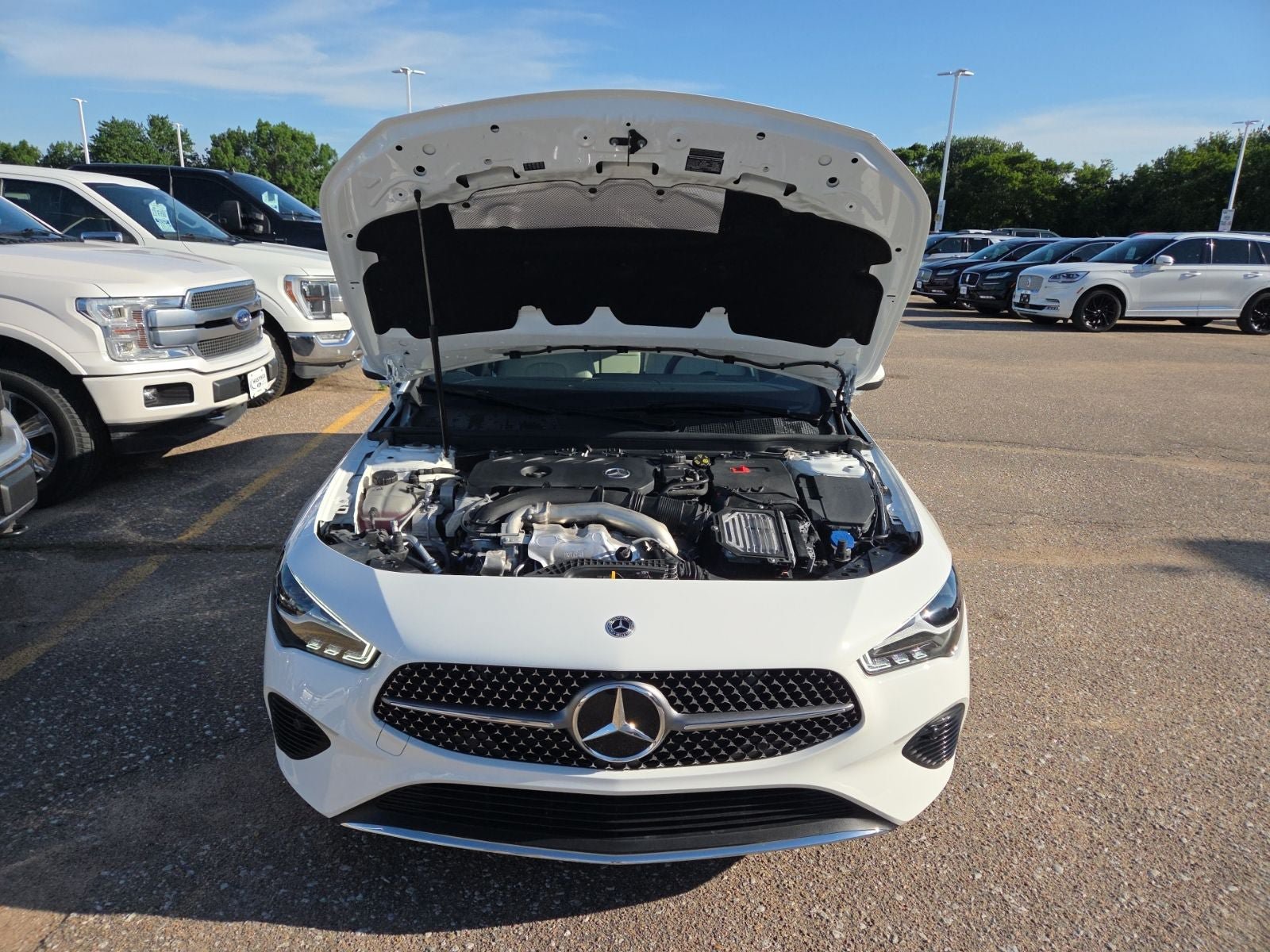 Used 2025 Mercedes-Benz CLA 250 4MATIC image 14