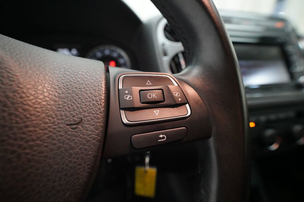 Used 2015 Volkswagen Tiguan S AWD/4WD image 18