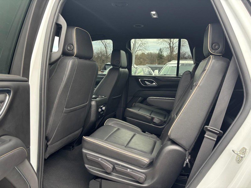 Used 2023 GMC Yukon SLT image 11