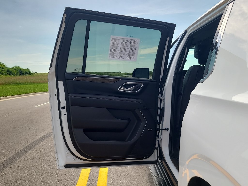 Used 2024 Chevrolet Suburban Premier AWD/4WD image 37