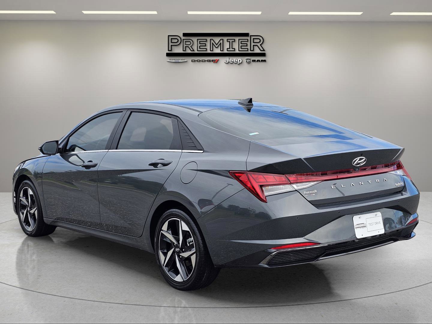 Used 2023 Hyundai Elantra Limited w/ Preferred Accessory Package image 12