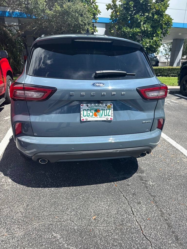 Used 2023 Ford Escape ST-Line w/ Tech Pack #1 AWD/4WD image 13