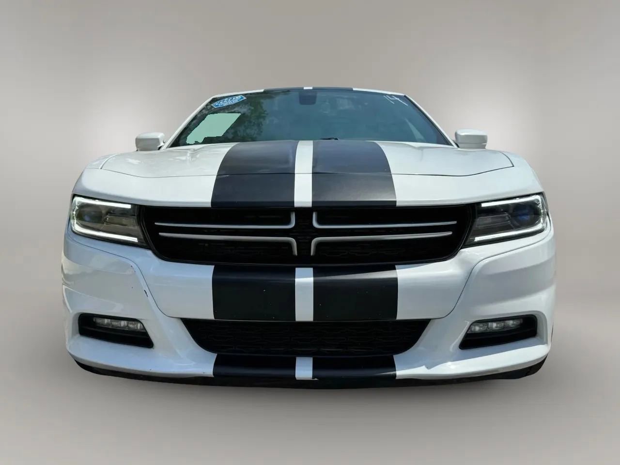 Used 2019 Dodge Charger SXT AWD/4WD image 3