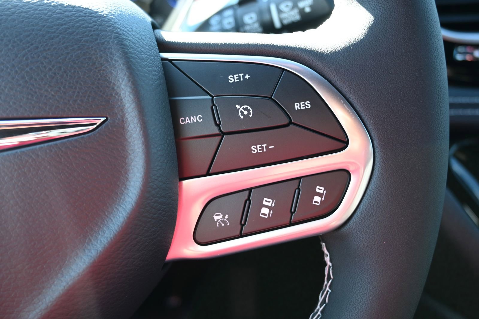 New 2026 Chrysler Pacifica Limited image 10