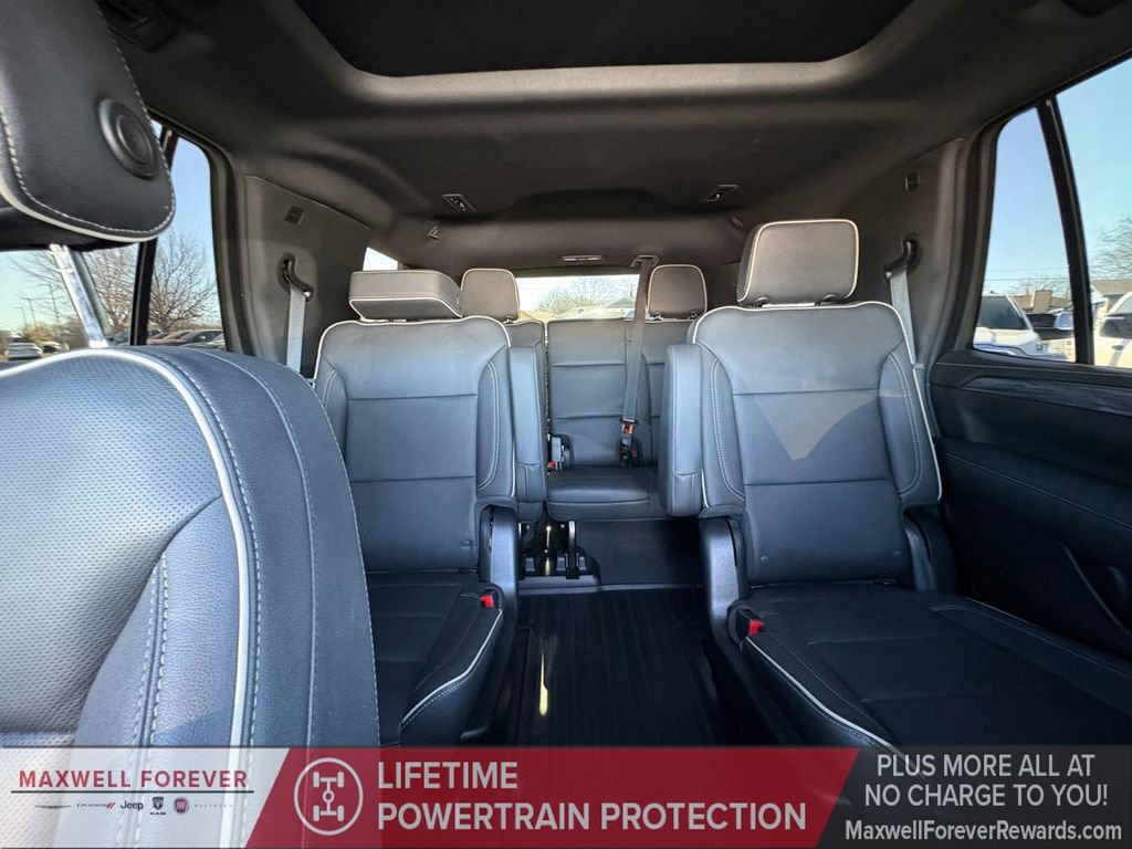 Used 2022 GMC Yukon SLT w/ SLT Premium Package image 5