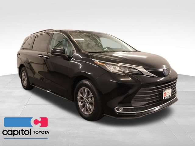 Used 2023 Toyota Sienna XLE