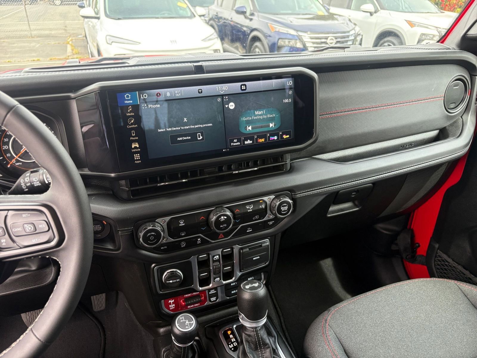 Used 2025 Jeep Wrangler Unlimited Rubicon AWD/4WD image 17