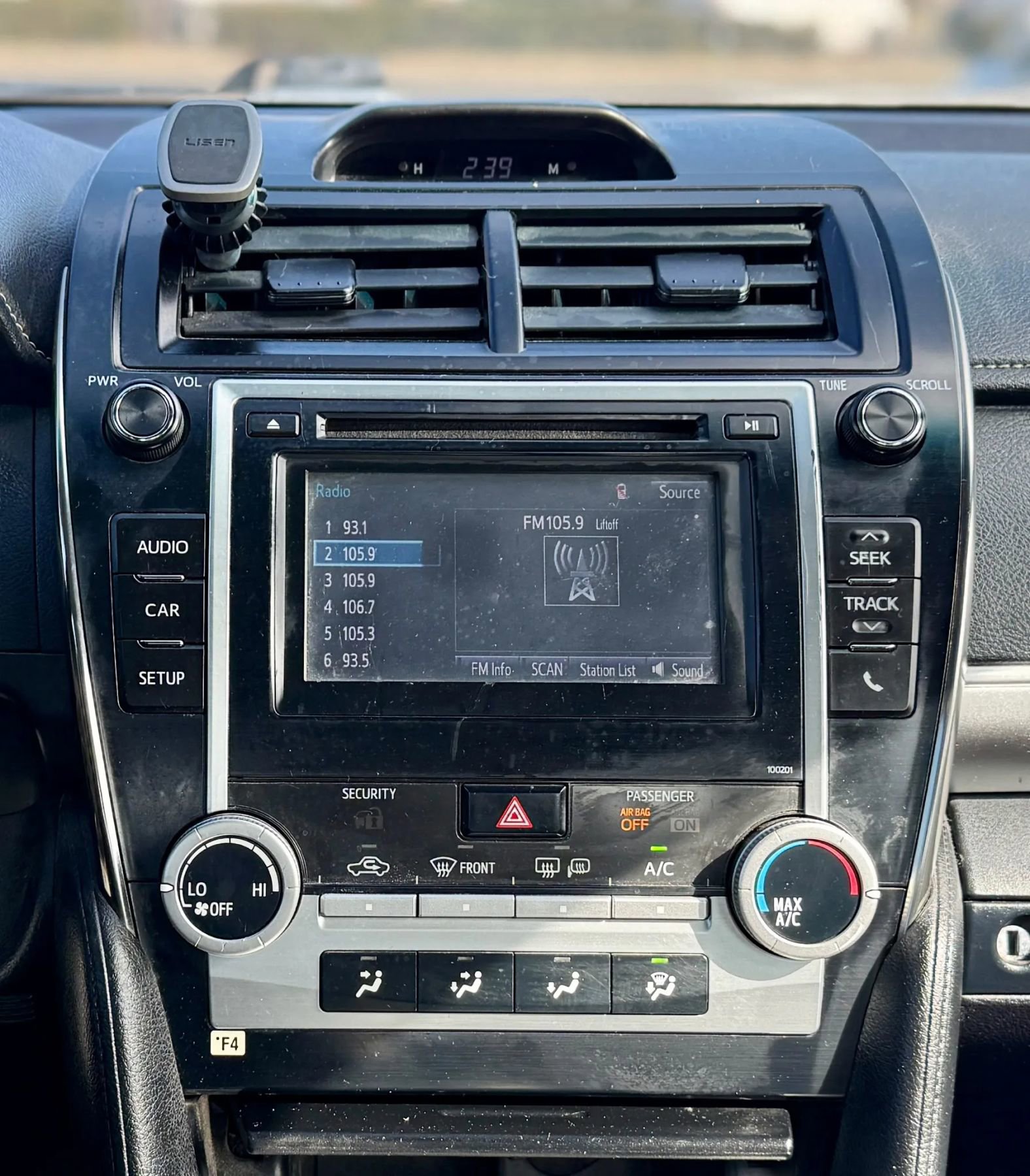 Used 2014 Toyota Camry SE image 15