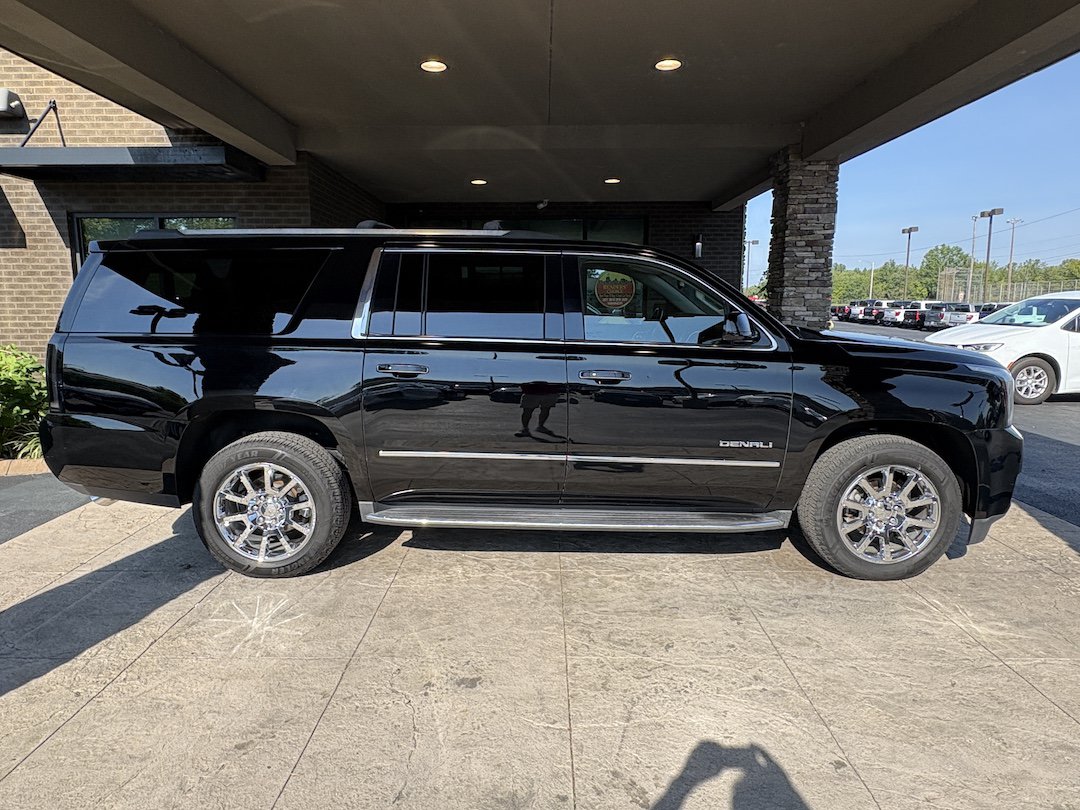 Used 2017 GMC Yukon XL Denali w/ Open Road Package AWD/4WD image 5