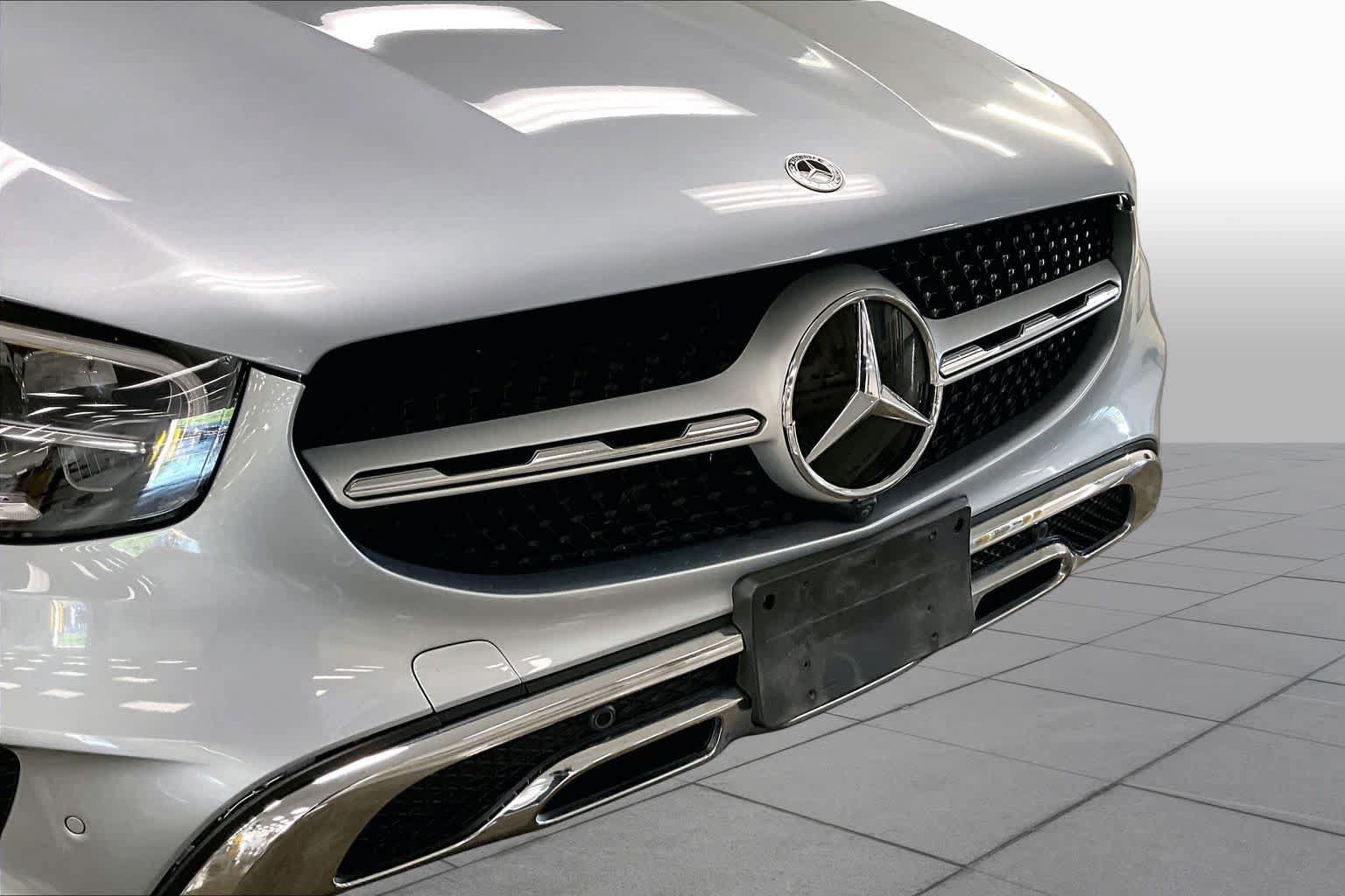 Used 2023 Mercedes-Benz GLC 300 4MATIC Coupe image 32