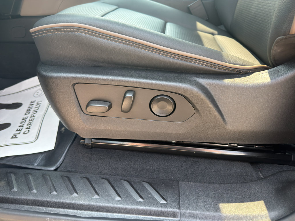 Used 2024 GMC Canyon Denali AWD/4WD image 11