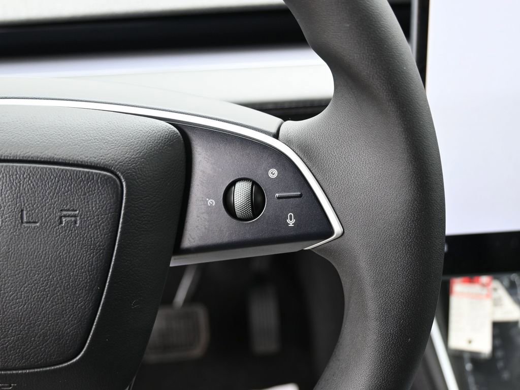 Used 2026 Tesla Model Y AWD image 19