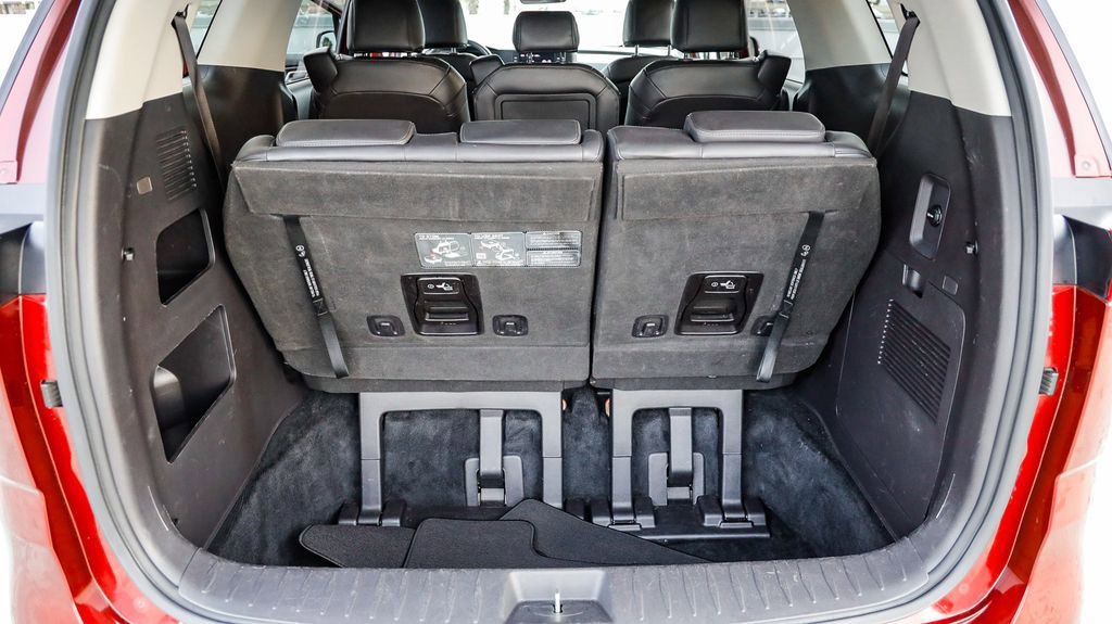 Used 2024 Kia Carnival LX image 30