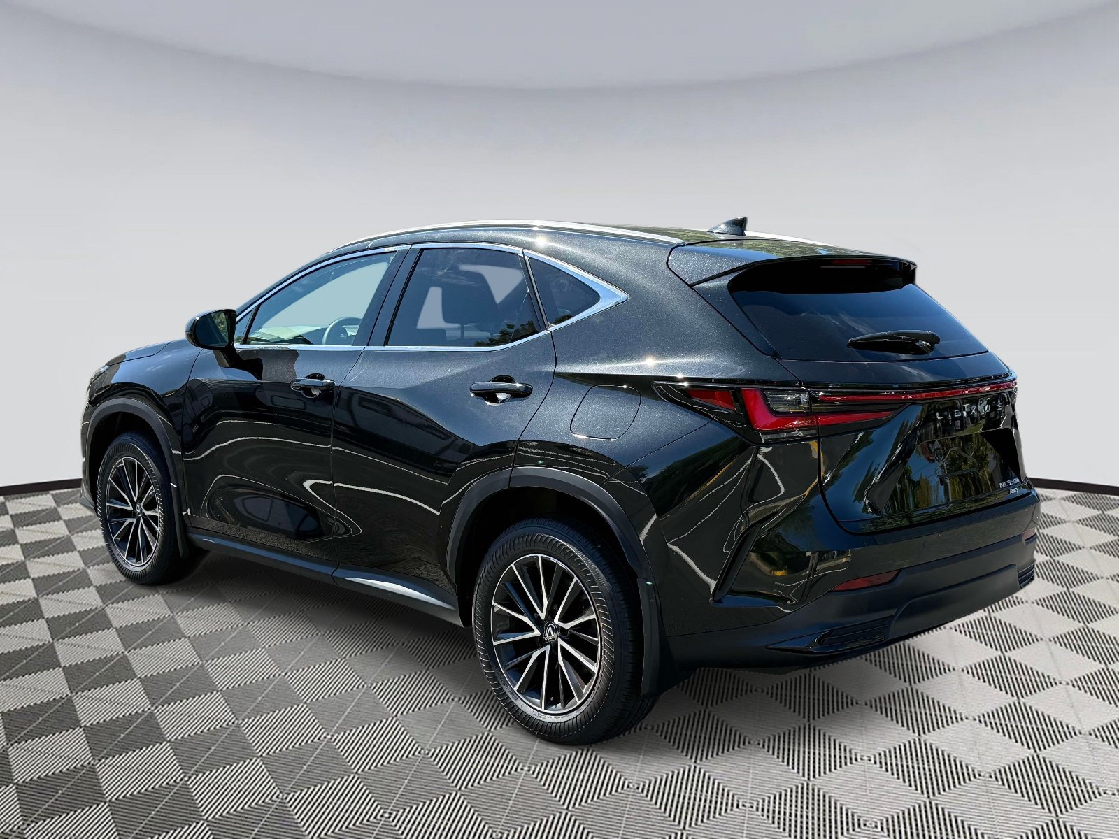 Used 2024 Lexus NX 350h AWD image 4