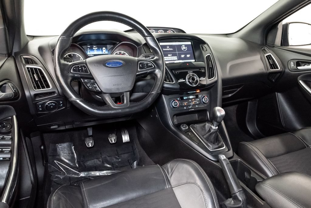 Used 2015 Ford Focus ST w/ Equipment Group 401A FWD image 7
