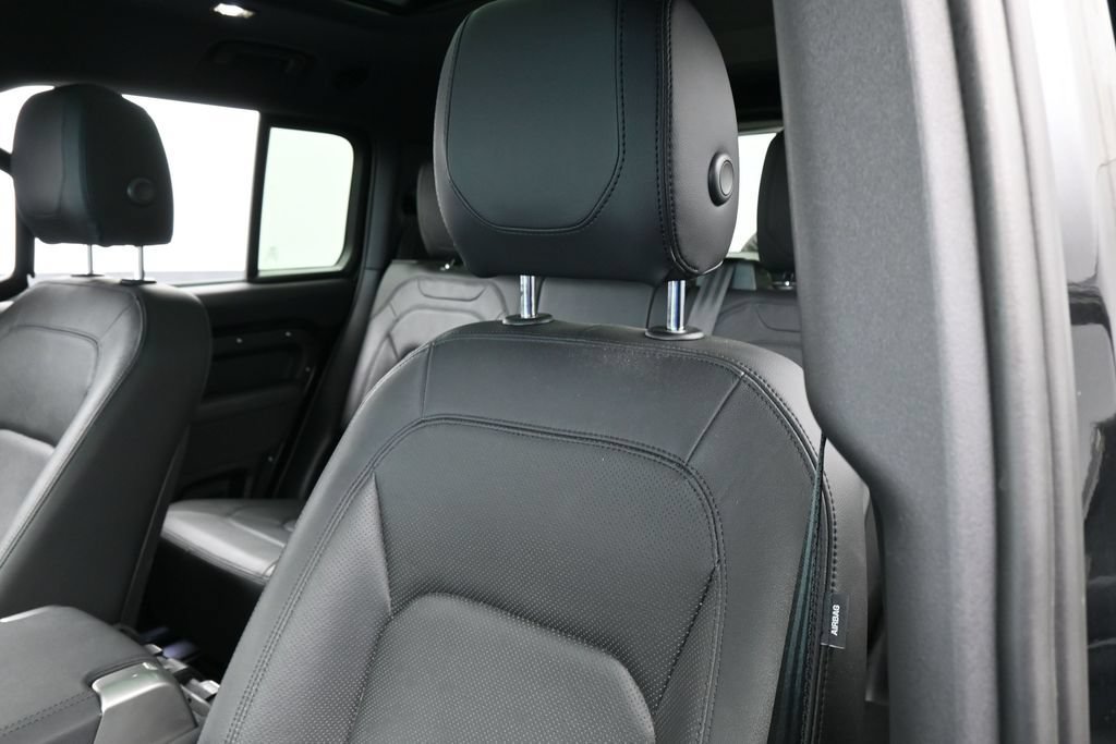 Used 2023 Land Rover Defender 130 SE AWD/4WD image 18