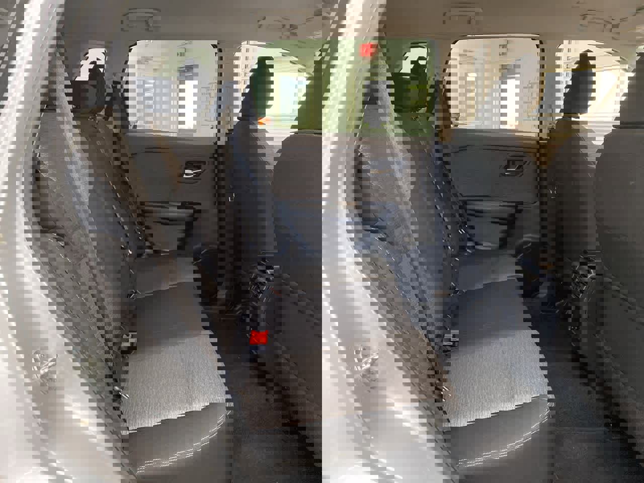 Used 2023 Nissan Rogue SV image 18