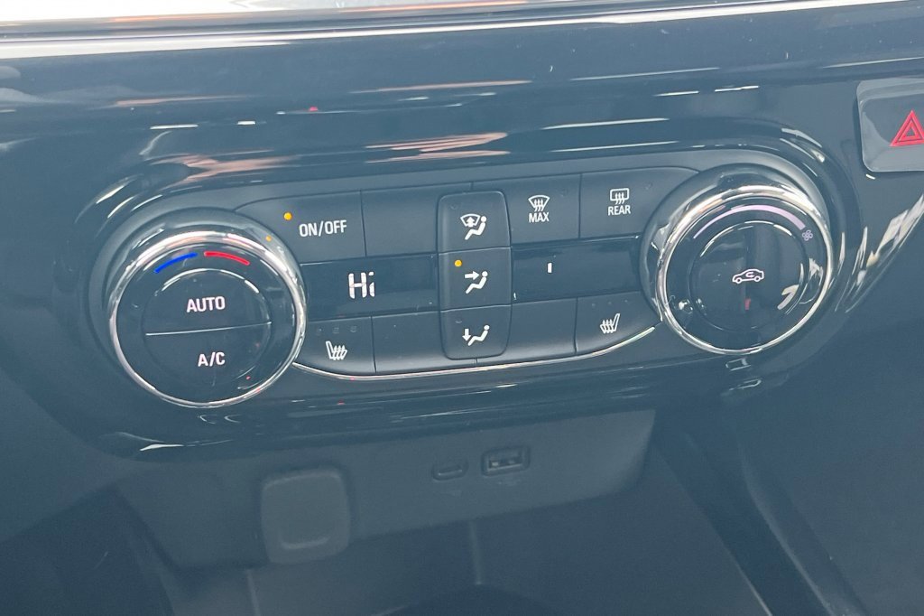 New 2026 Chevrolet Trax RS w/ Driver Confidence Package image 17