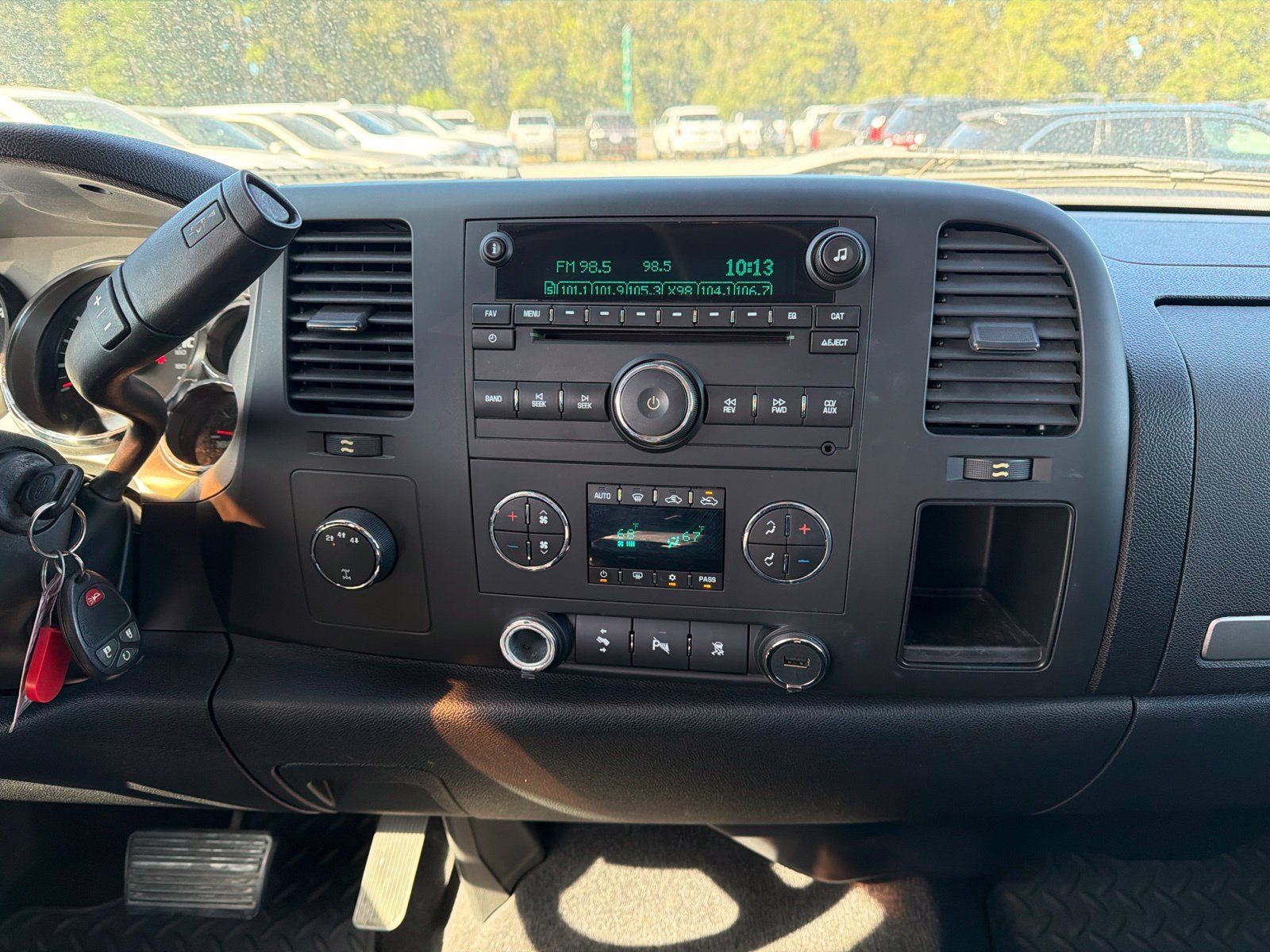 Used 2010 Chevrolet Silverado 2500 LT w/ Interior Plus Package AWD/4WD image 10