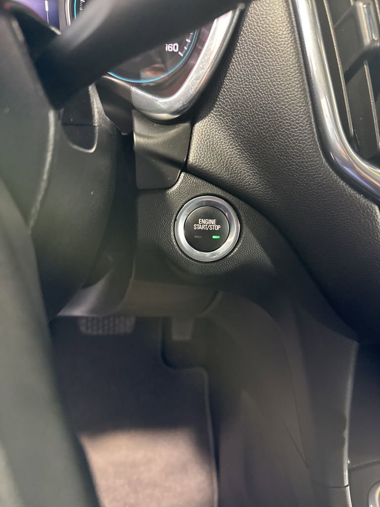 Used 2020 Chevrolet Equinox LT image 46