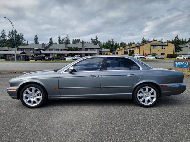 Used 2004 Jaguar XJ8 image 7
