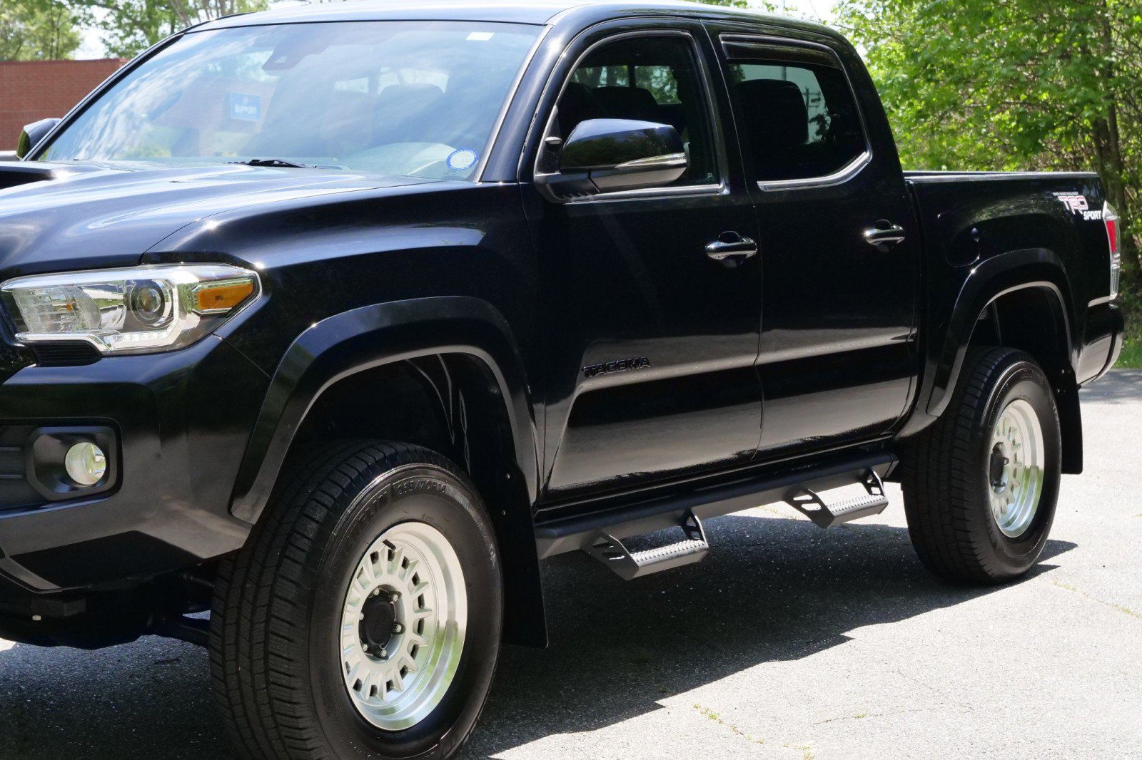 Used 2022 Toyota Tacoma TRD Sport AWD/4WD image 26