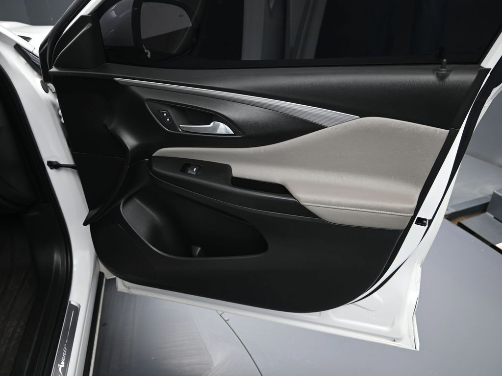 Used 2024 Buick Envista Avenir image 36