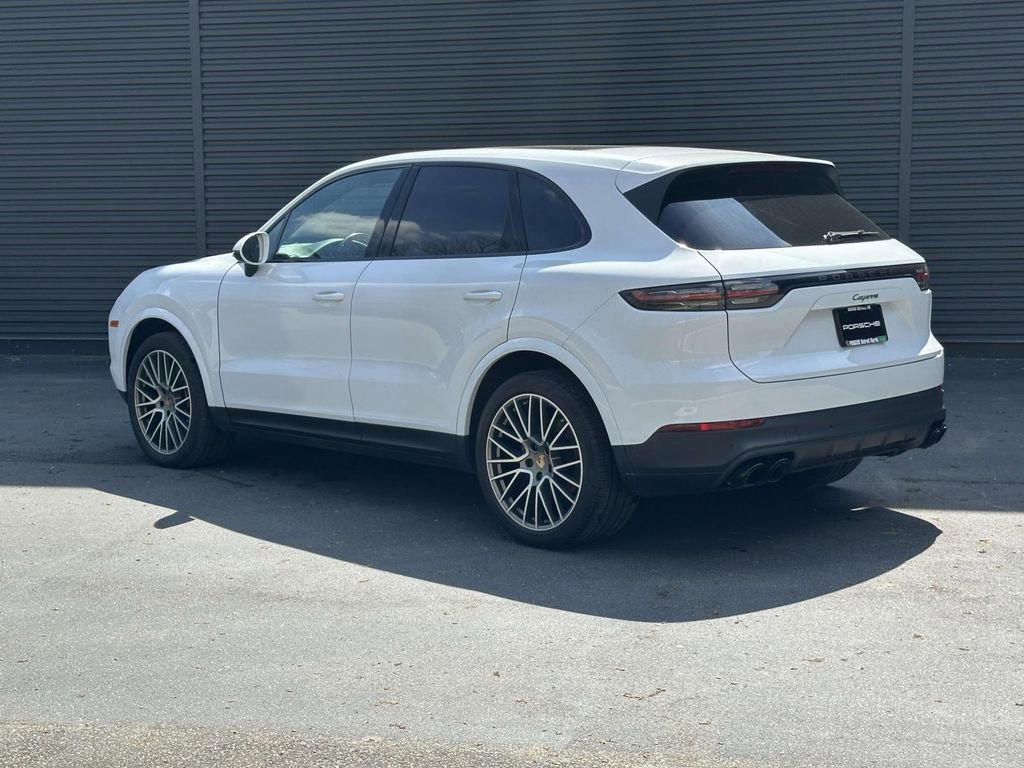 Used 2022 Porsche Cayenne Platinum Edition AWD/4WD image 3