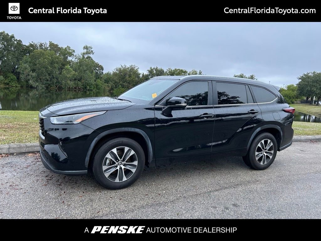 Used 2024 Toyota Highlander XLE