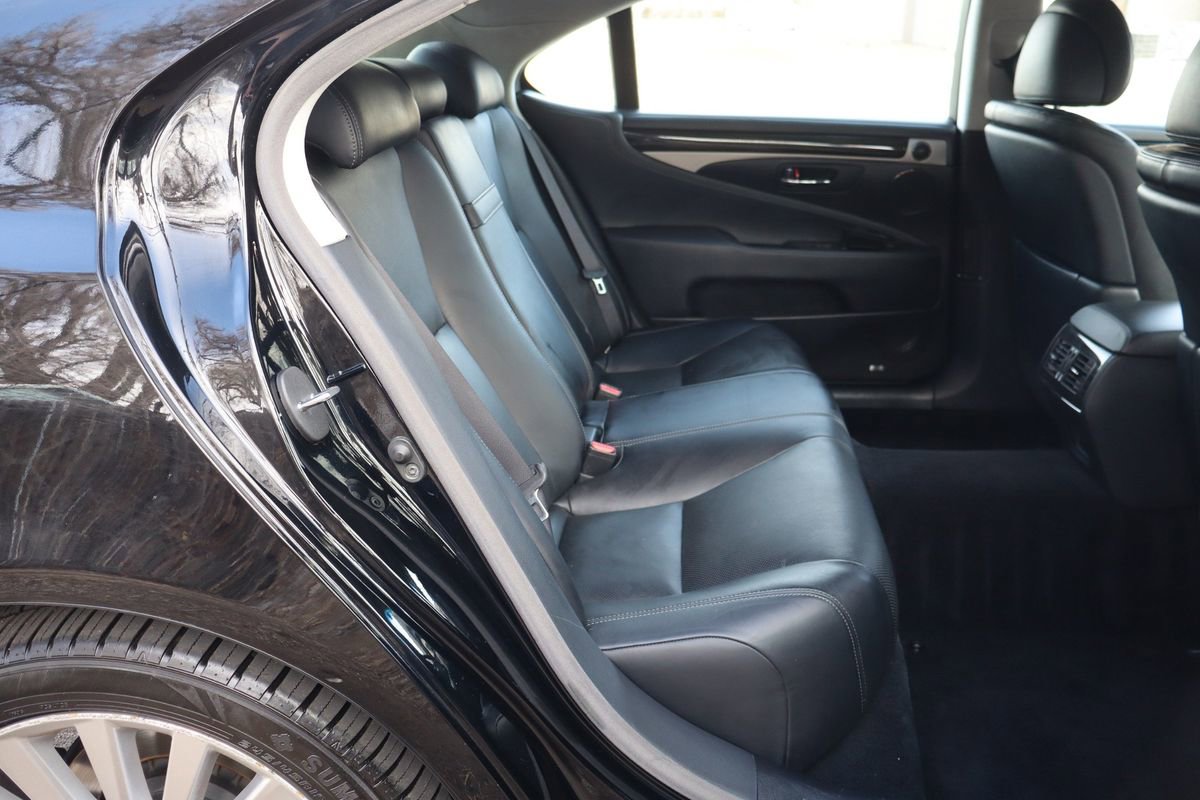 Used 2013 Lexus LS 460 L w/ Preferred Accessory Package image 21