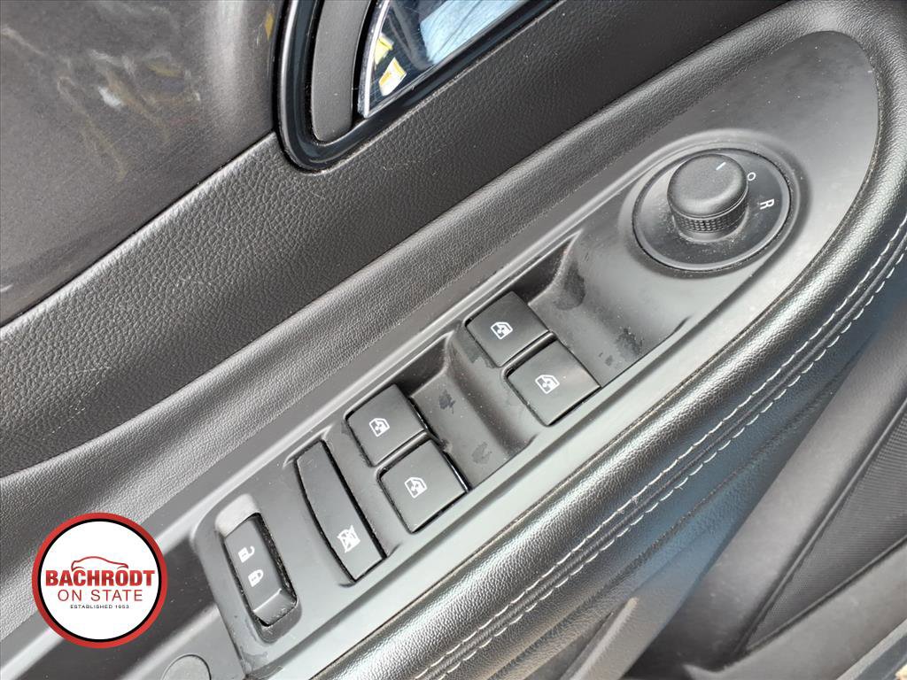 Used 2019 Buick Encore Essence w/ Experience Buick Package FWD image 18