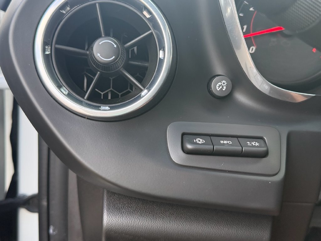 Used 2017 Chevrolet Camaro SS RWD image 19