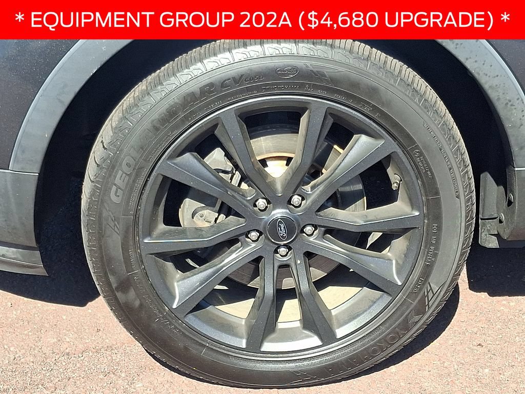 Used 2017 Ford Explorer XLT w/ Equipment Group 202A AWD/4WD image 8