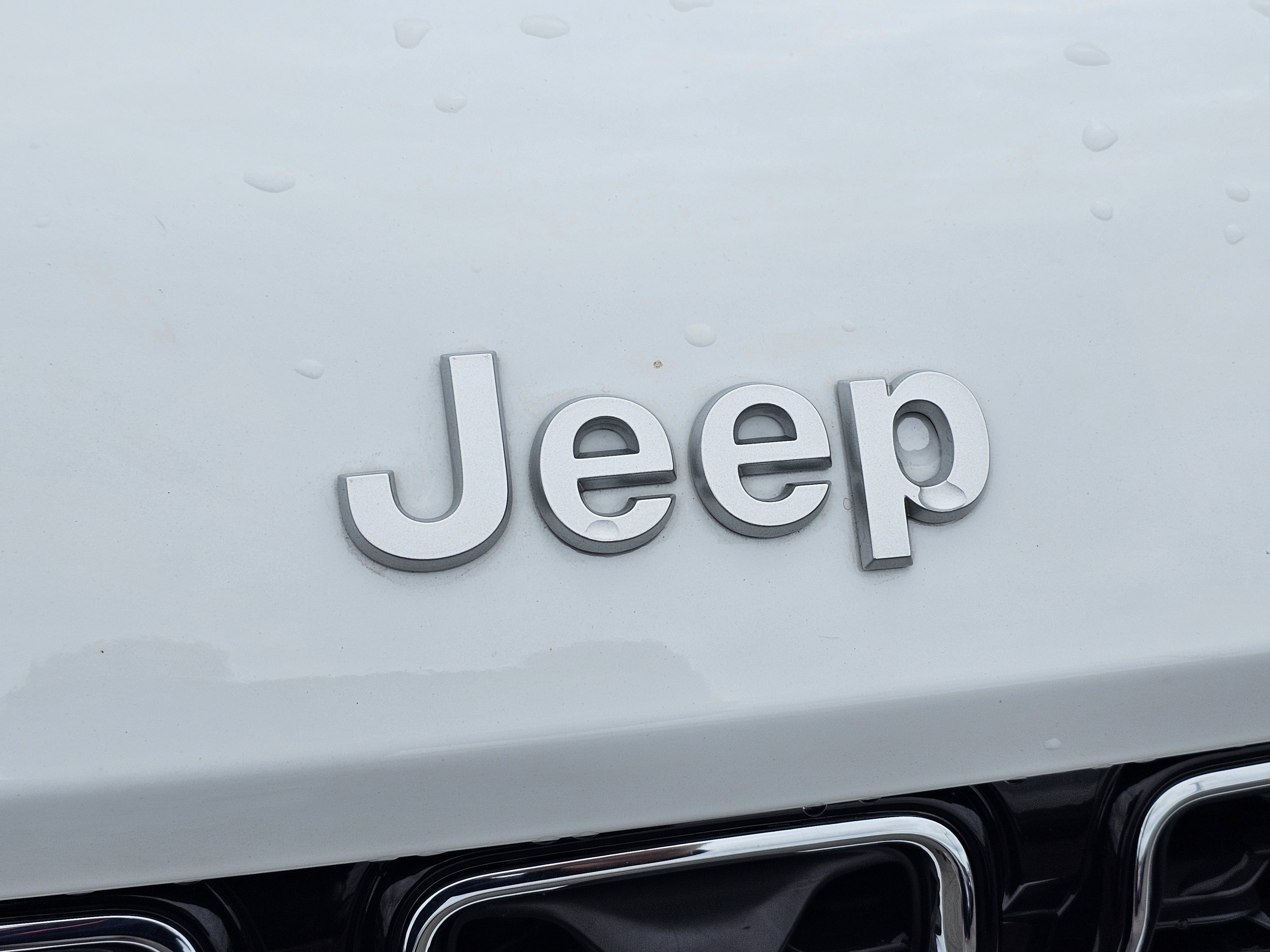 New 2025 Jeep Grand Cherokee Limited w/ Luxury Tech Group II image 3