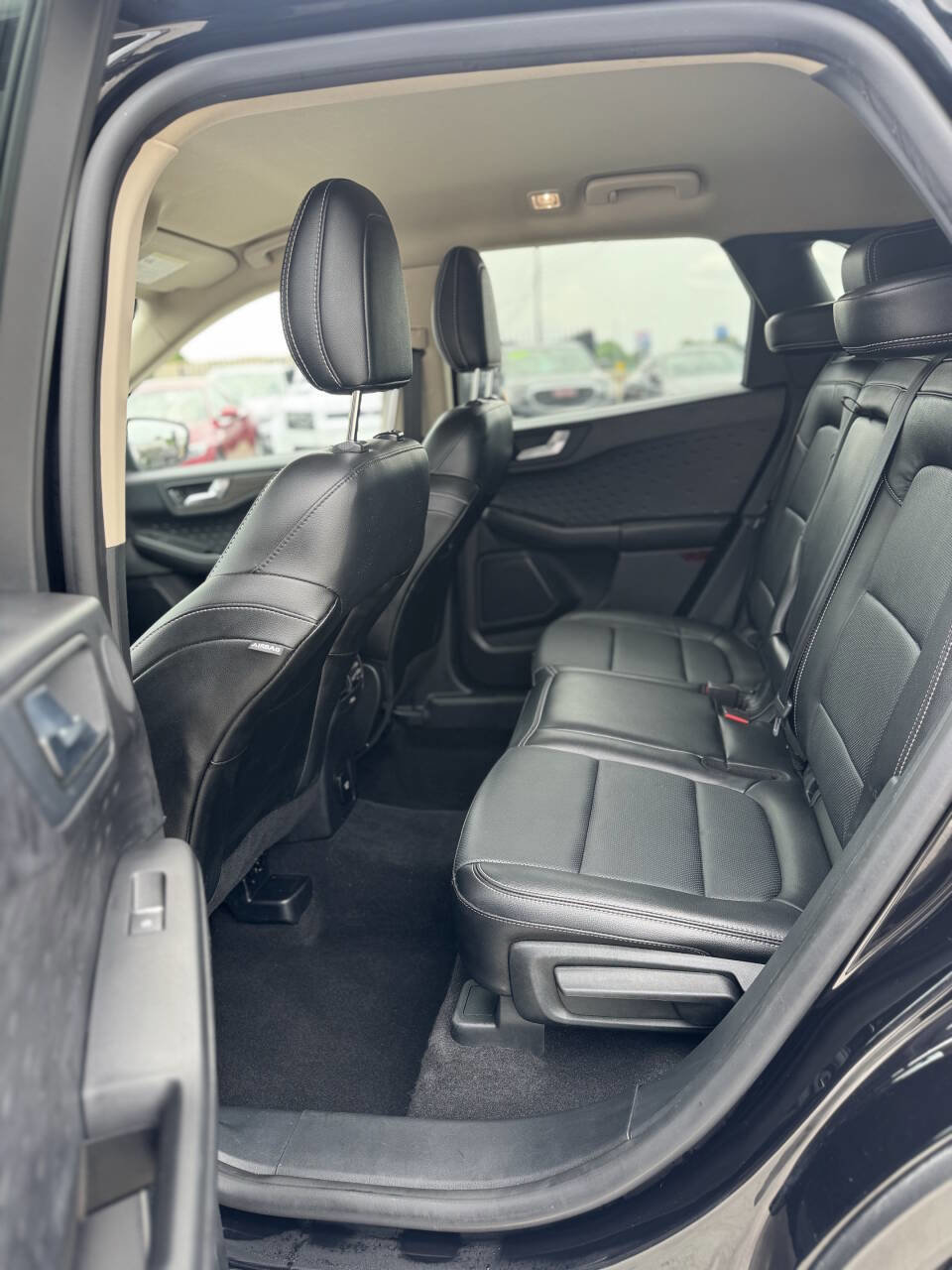 Used 2020 Ford Escape Titanium image 13