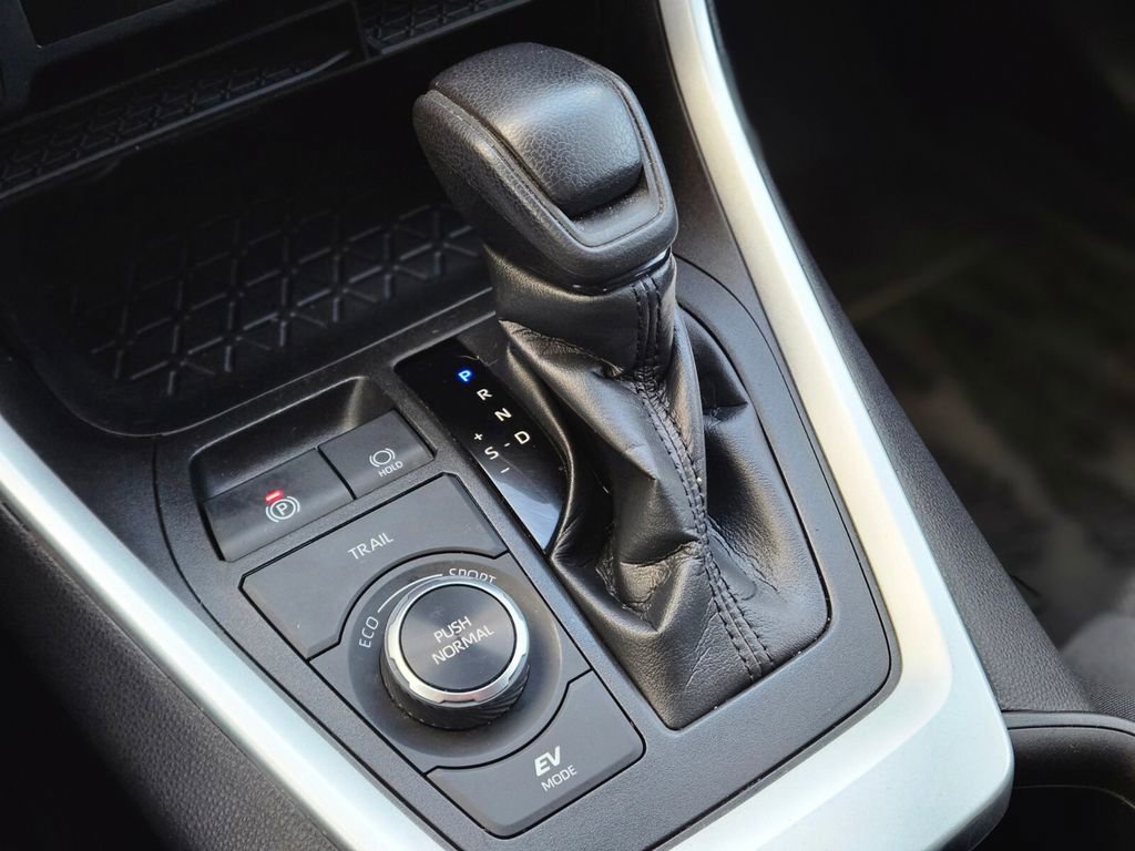 Used 2023 Toyota RAV4 AWD Hybrid image 21