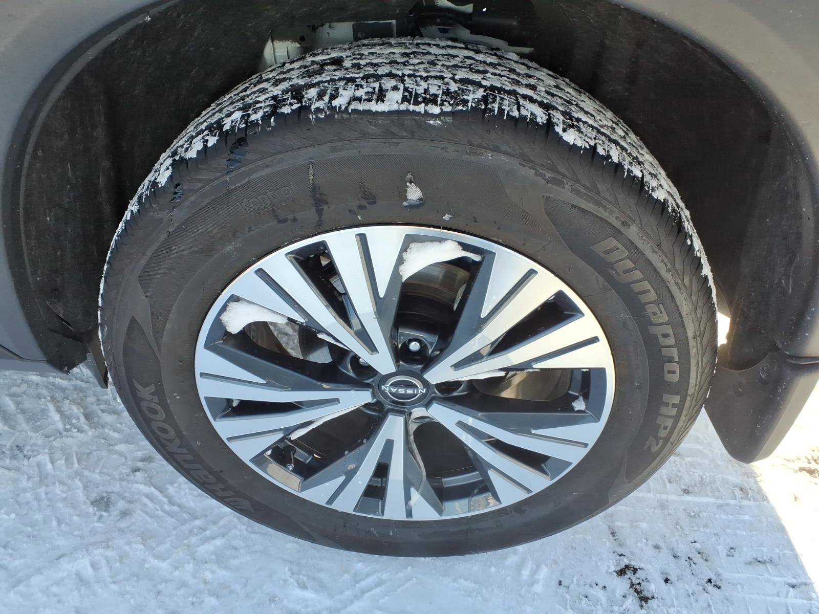 Used 2023 Nissan Rogue SV w/ SV Premium B Package image 14