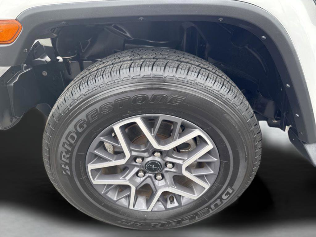 Used 2024 Jeep Wrangler Sahara w/ Technology Group image 8