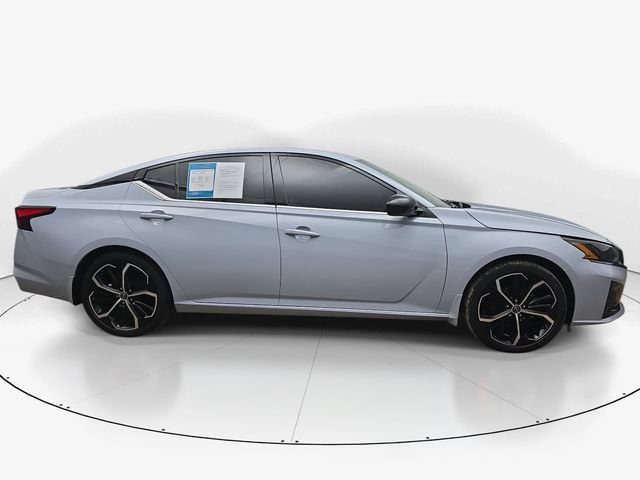 Used 2024 Nissan Altima 2.5 SR FWD image 5