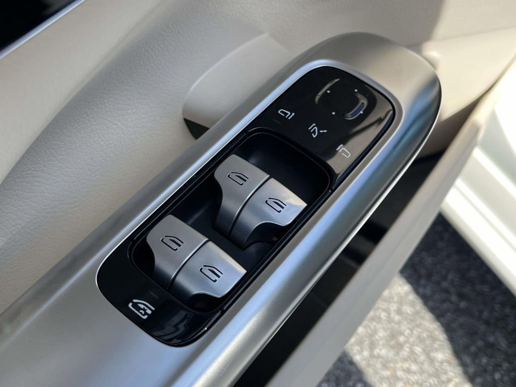 Used 2022 Mercedes-Benz C 300 Sedan image 16