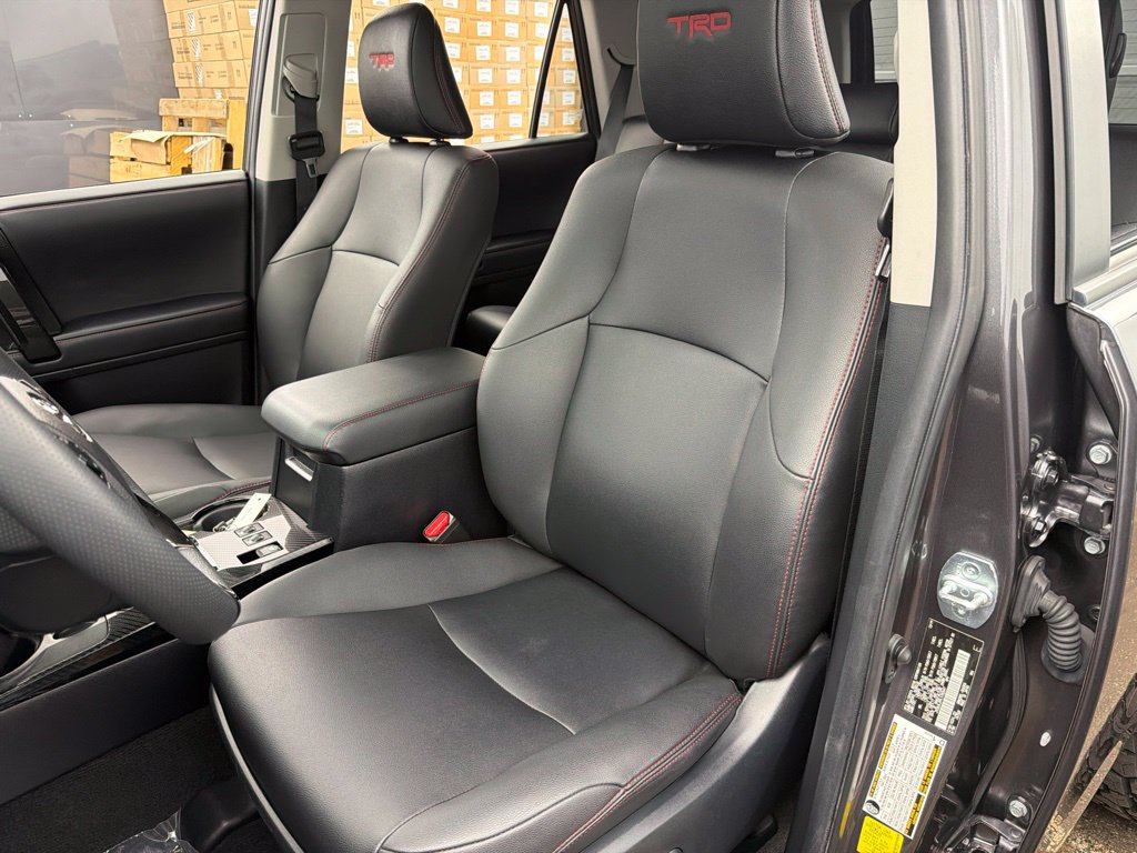 Used 2020 Toyota 4Runner Venture w/ Moonroof Package AWD/4WD image 20