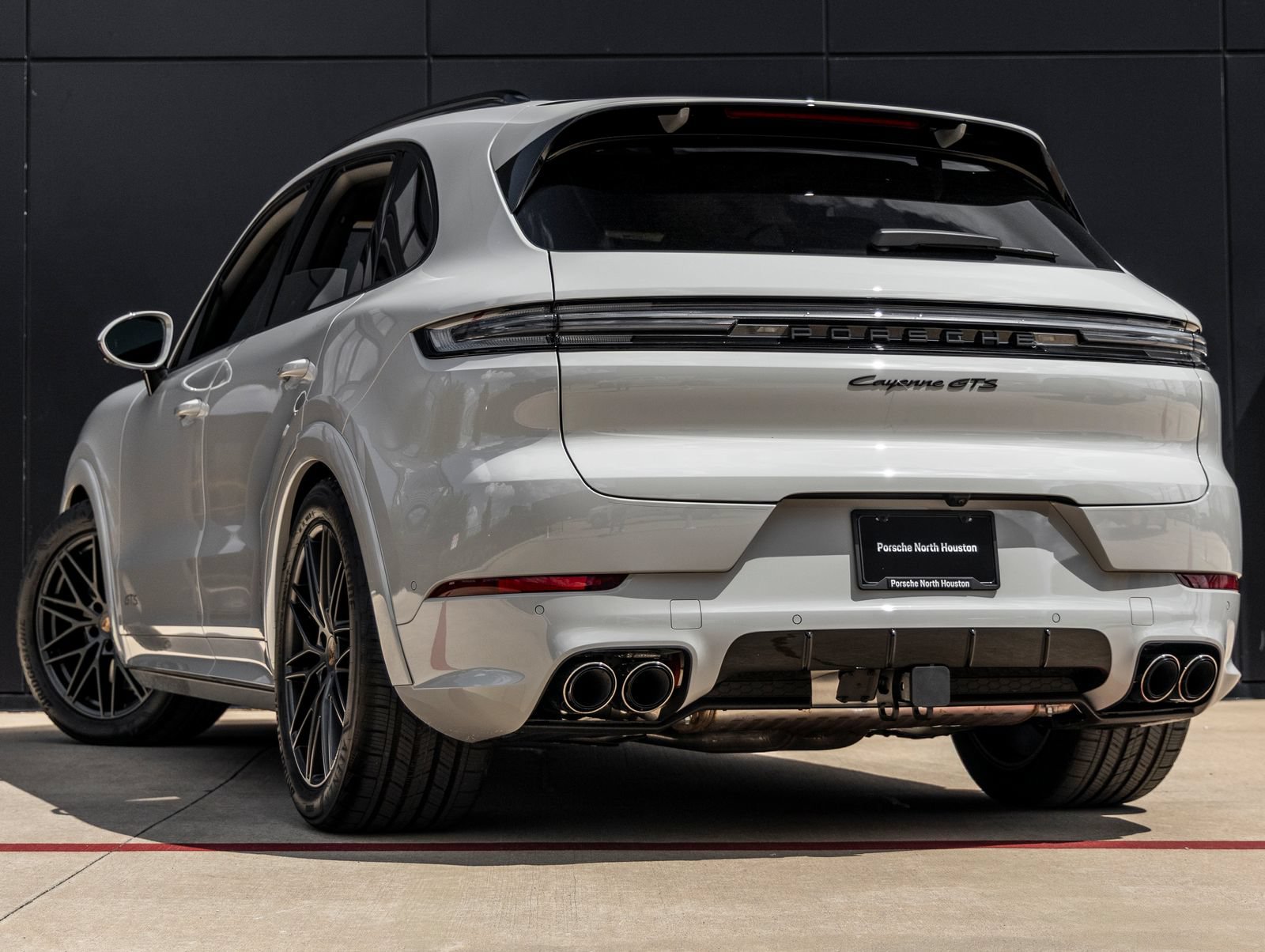 Certified 2025 Porsche Cayenne GTS AWD/4WD image 3