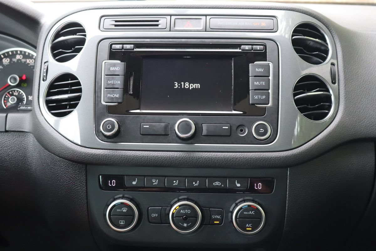 Used 2014 Volkswagen Tiguan SEL AWD/4WD image 35