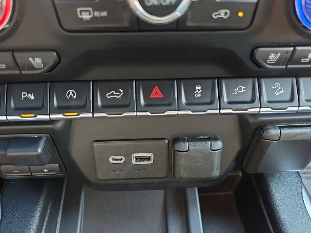 Used 2019 GMC Sierra 1500 AT4 w/ AT4 Premium Package AWD/4WD image 31