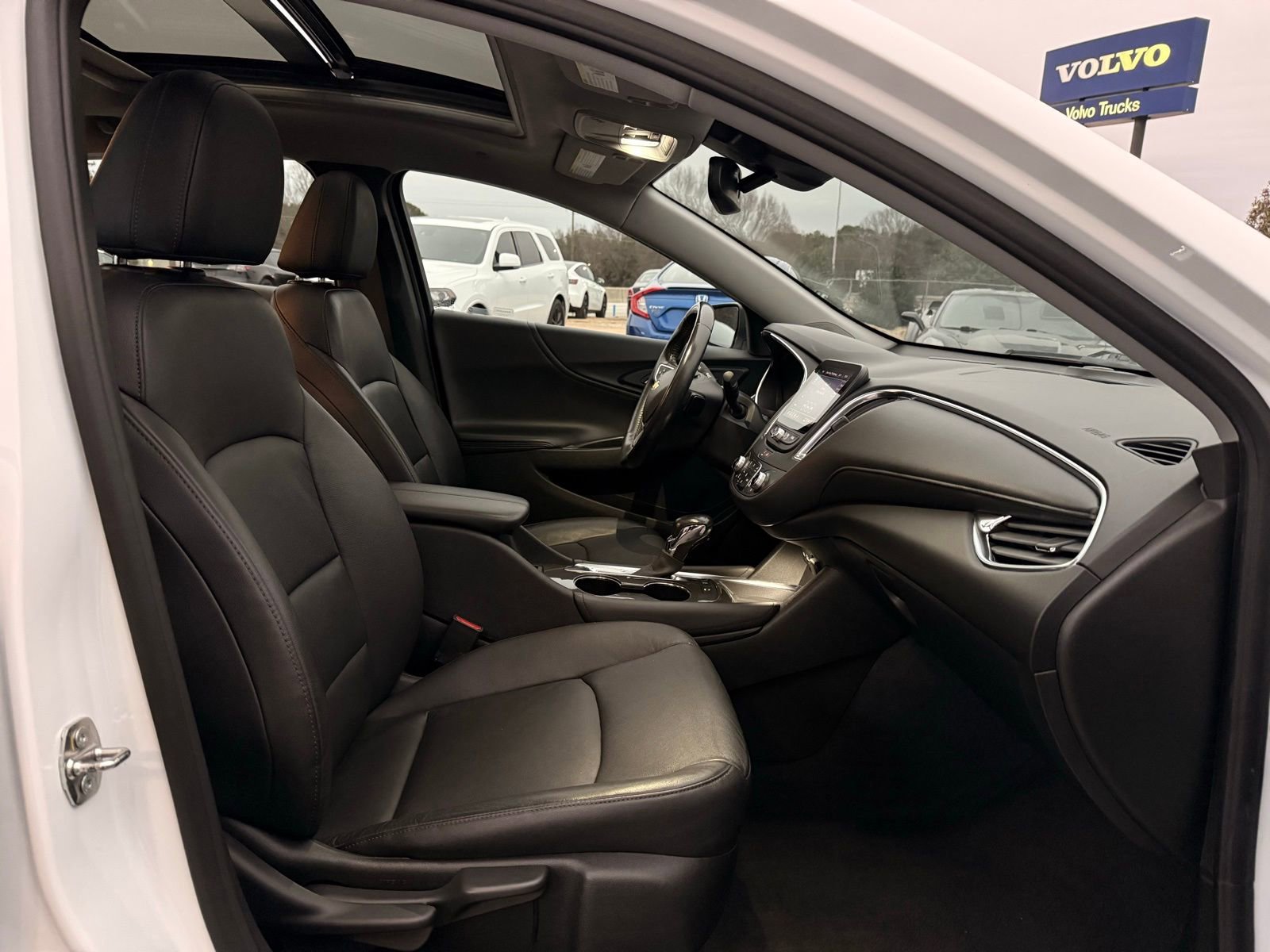 Used 2021 Chevrolet Malibu LT w/ Leather Package image 29