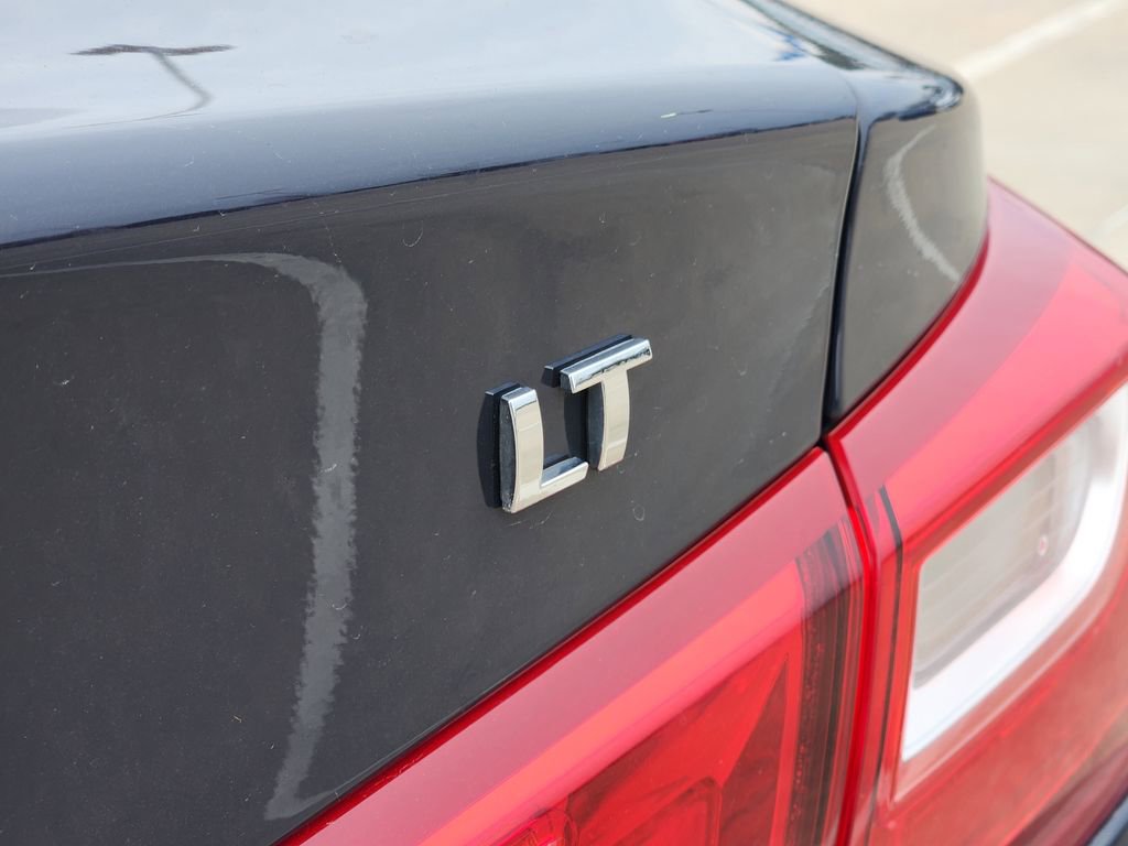 Used 2025 Chevrolet Malibu LT image 12