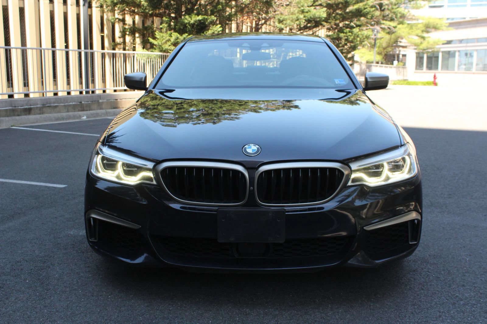 Used 2020 BMW M550i xDrive w/ Executive Package AWD/4WD image 3