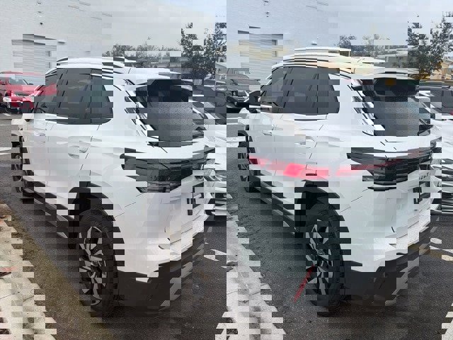 Used 2025 Volkswagen Tiguan S image 8