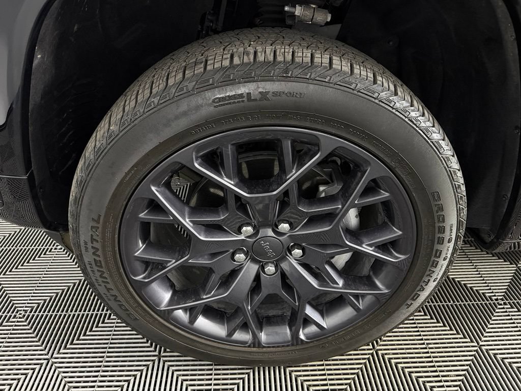 Certified 2025 Jeep Grand Cherokee L Summit AWD/4WD image 11