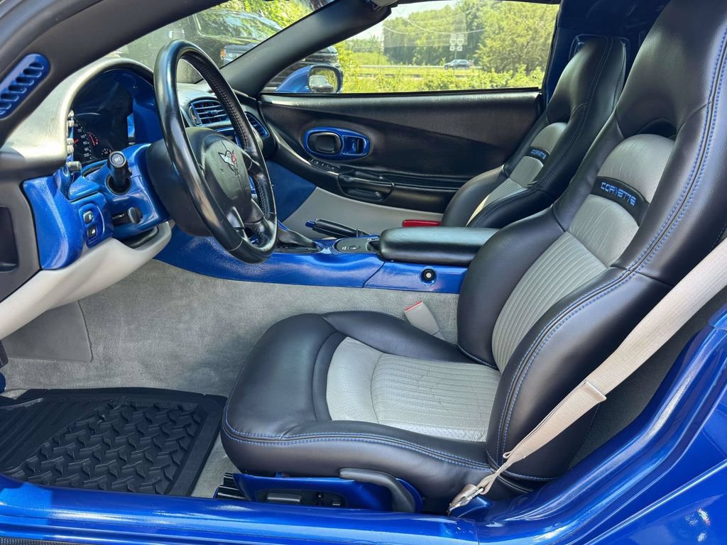 Used 2003 Chevrolet Corvette Coupe w/ Preferred Equipment Group RWD image 19